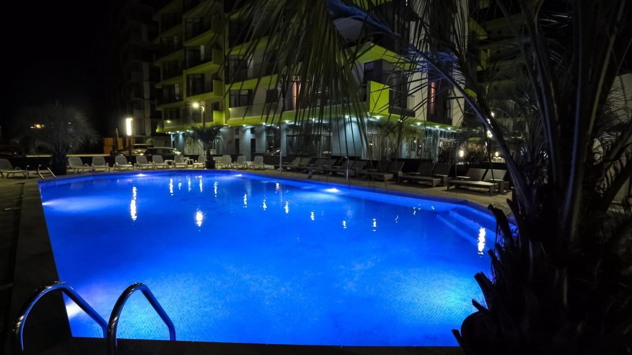 Alezzi Beach Resort Нэводари Экстерьер фото