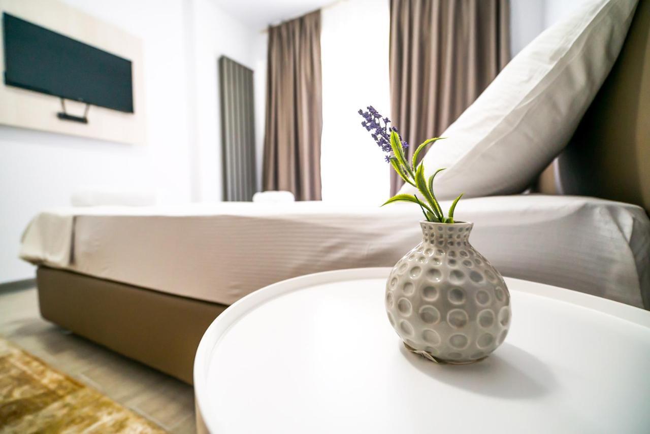 Alezzi Beach Resort Нэводари Экстерьер фото